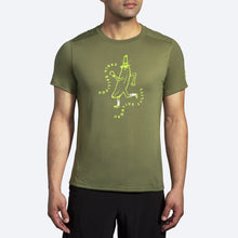 Load image into Gallery viewer, Men&#39;s Distance Short Sleeve 3.0 (Carbon Green/Banana Split)