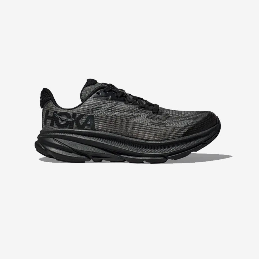 HOKA Clifton 9 Shoes in Black Carbon Black Size 5.5Y