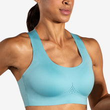 Load image into Gallery viewer, Dare Crossback Run Sports Bra 2.0 (Aqua)