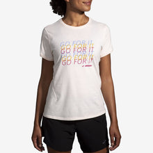 Load image into Gallery viewer, Women&#39;s Distance Short Sleeve 2.0 (HTR Sand/Go For It)