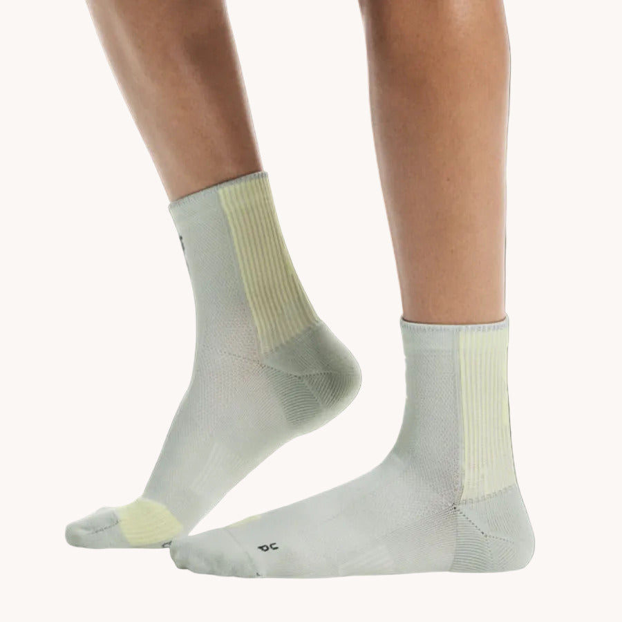 On Unisex Performance Run Sock Mid
