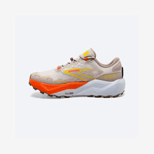 Load image into Gallery viewer, Men&#39;s Caldera 7 (White Sand/Chateau Gray/Yellow)