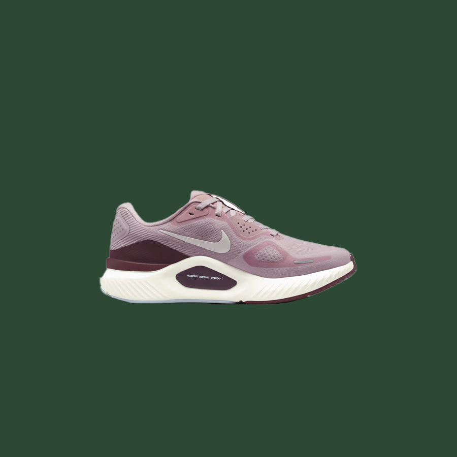 Women's Nike Structure 26