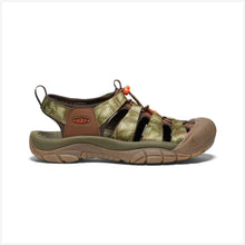 Load image into Gallery viewer, Men&#39;s Newport Retro (Smokey Bear/Military Olive)